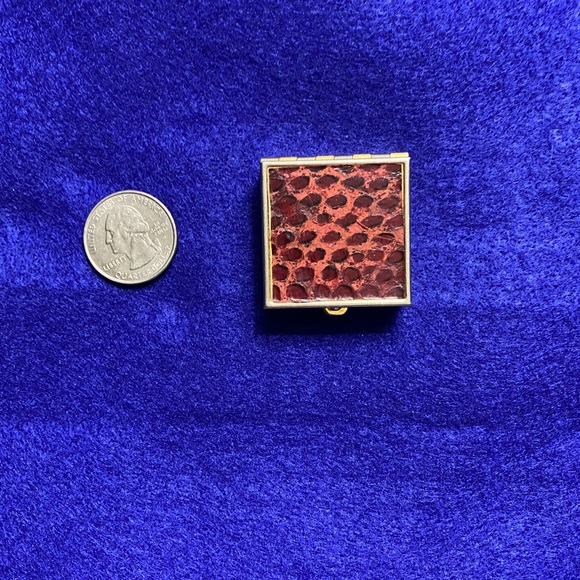 Vintage Pill Box - Picture 1 of 7